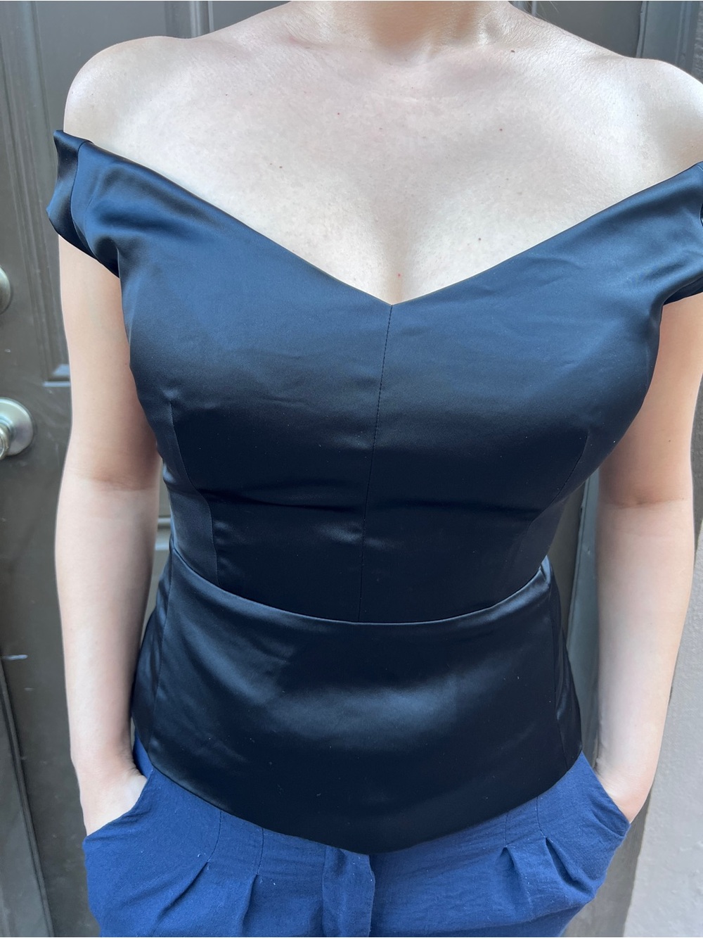 Lewit Black Off-Shoulder Satin top